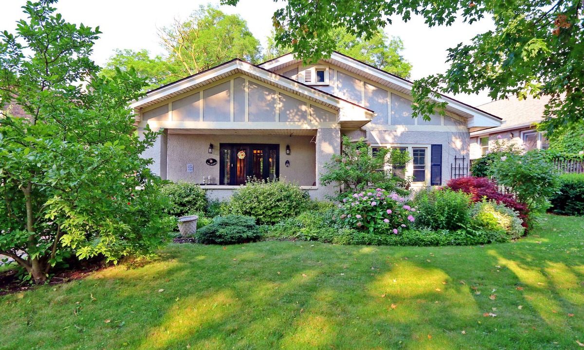 Queenston House | Mist & Vine | Niagara Century Cottage