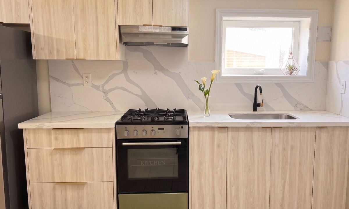 Clairlea House | Modern 1-bedroom, upgraded, close to amenities, TTC at doorstep, big backyard