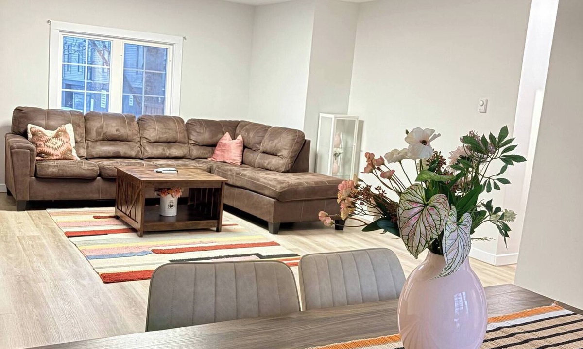 Halifax Apartment | Modern 3BR Near Long Lake Minutes to Downtown