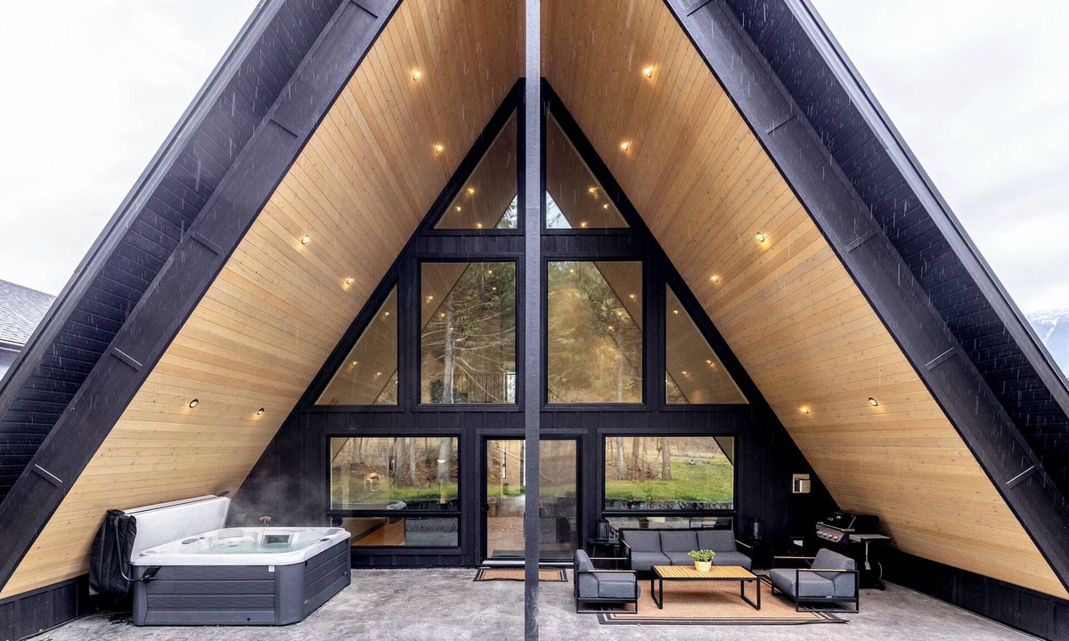 Fernie House | Modern A-Frame | Ski In | Hot Tub | Fernie Alpine Resort