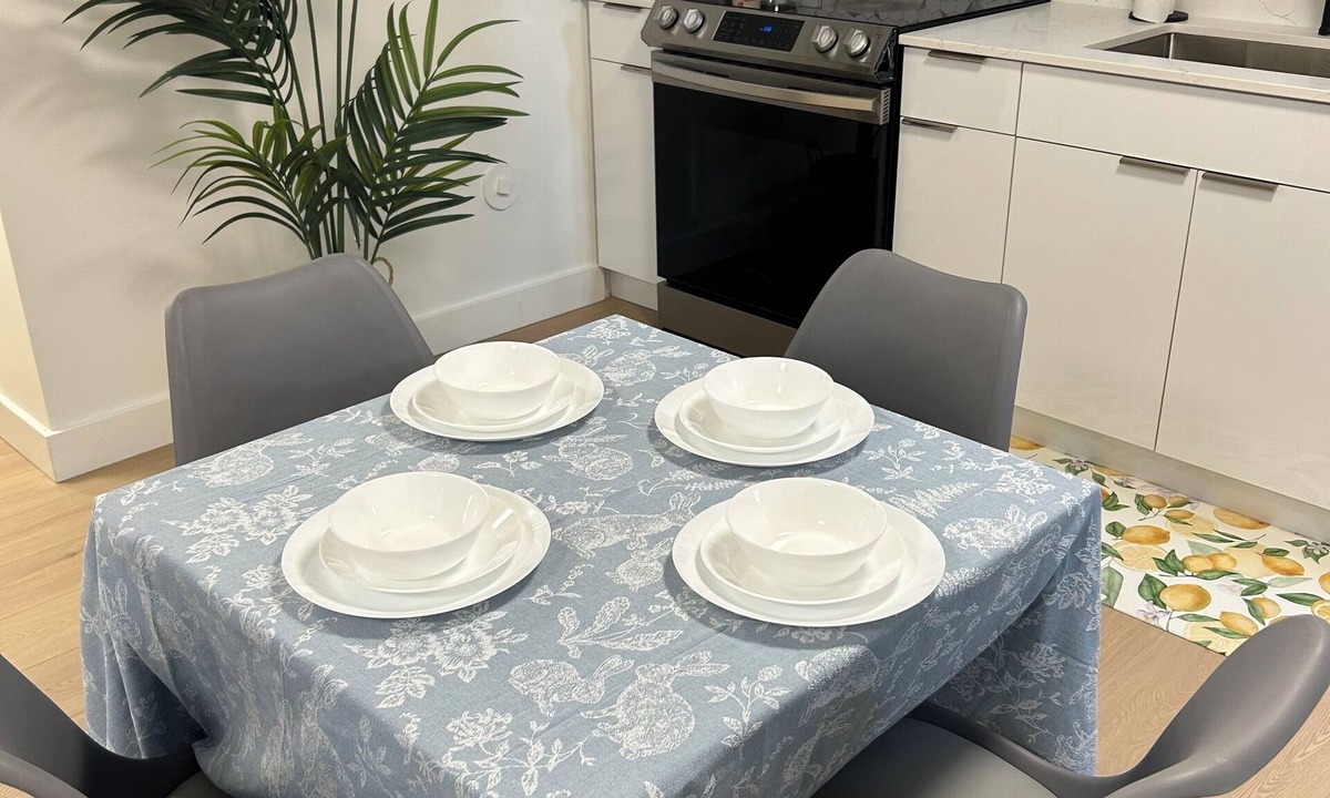East Clayton Apartment | Modern & Cozy 2BR Guest Suite near shops & restaurants in clayton height