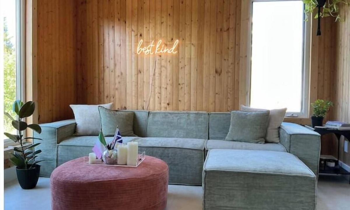 Bonne Bay Pond Cabin | Modern Cozy Cabin On Bonne Bay Pond. 10 min from Gros Morne National Park!