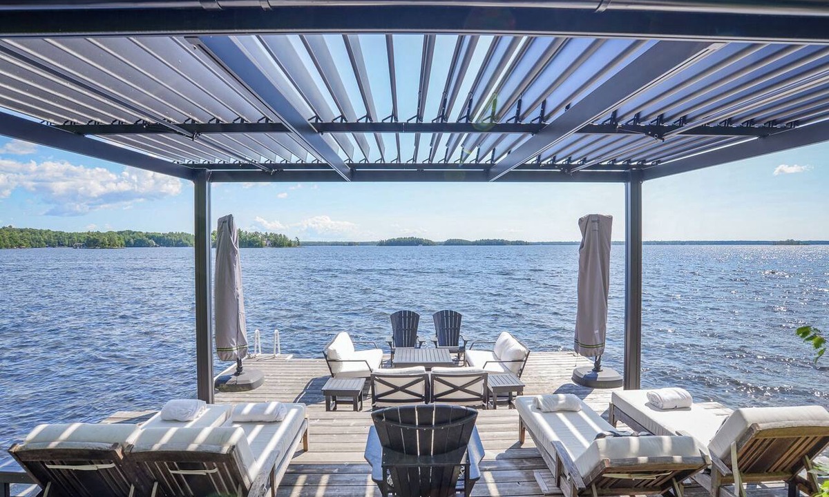 Bracebridge Cottage | Modern Muskoka! Sunsets And Views! Executive Luxury, Glass House! S/W views