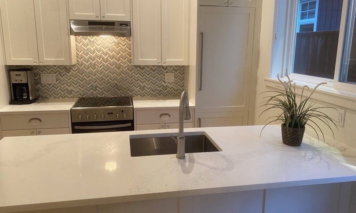 Delta House | Modern Parkside Retreat – 1BR Suite Near Beach, Coffee & Ferries