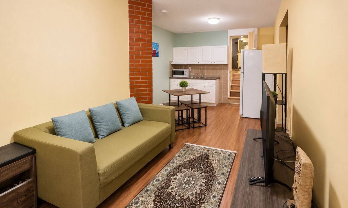North York Hotel | Modern Toronto Suites