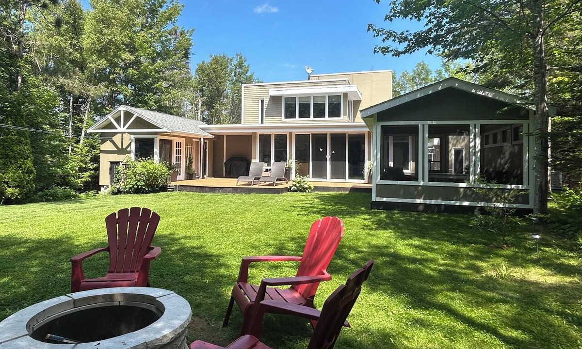 Brackley Beach House | Modern Vacation Home With A/C & Screened In Room. Close To National Park Beach