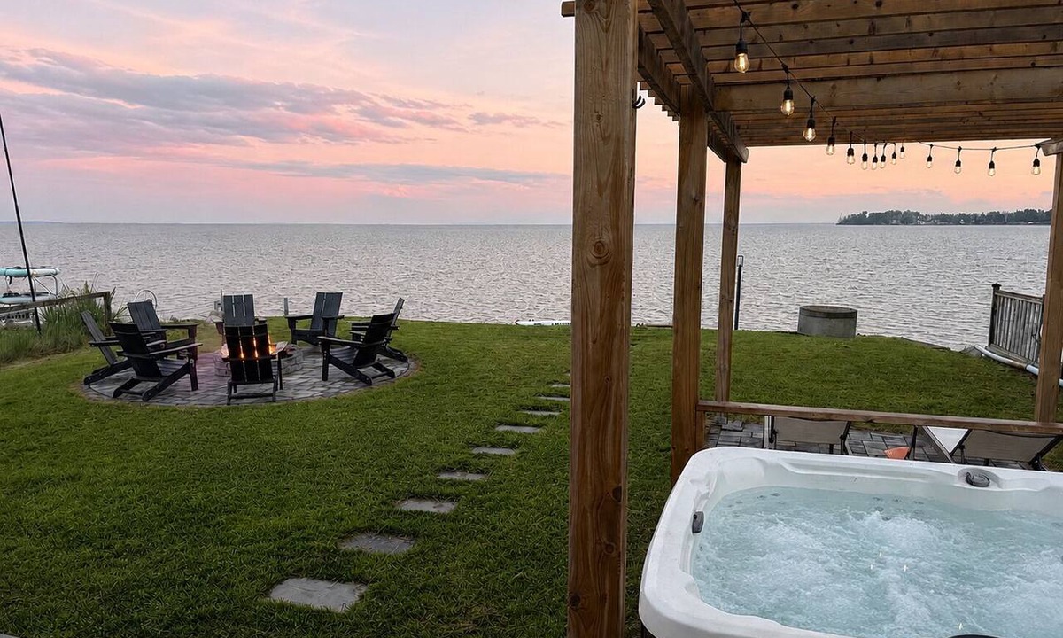 Brighton House | Modern Waterfront Home near Prince Edward County w/Panoramic Lake Ontario Views