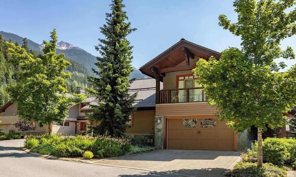 Nordic Estates Condo | Mountain townhouse w/hot tub & bike storage