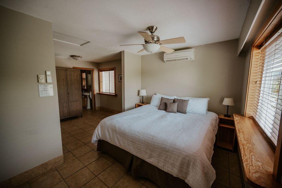 Popkum House | Mountain View House w/private hot tub and large wraparound deck