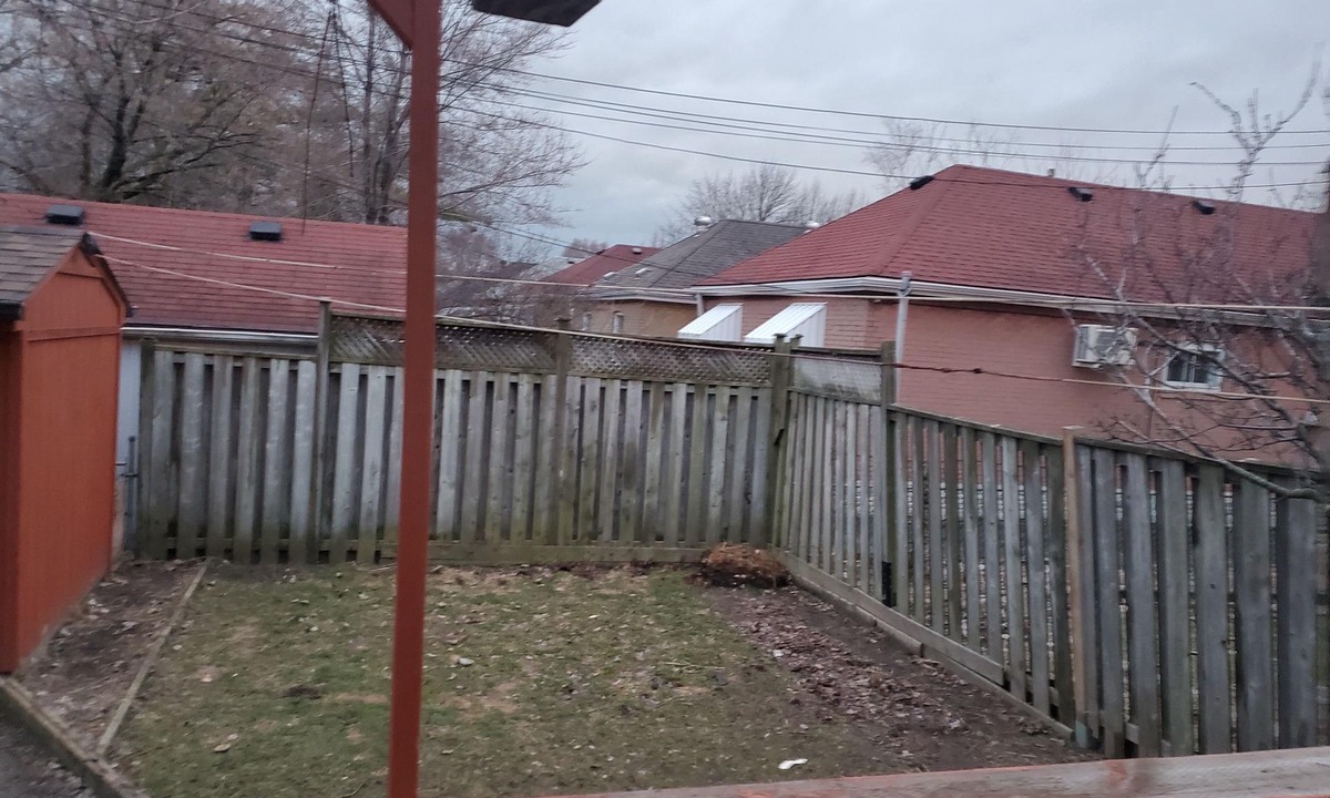 Old East York House | Multiple bedroom house with gigabit internet and amenities included!n
