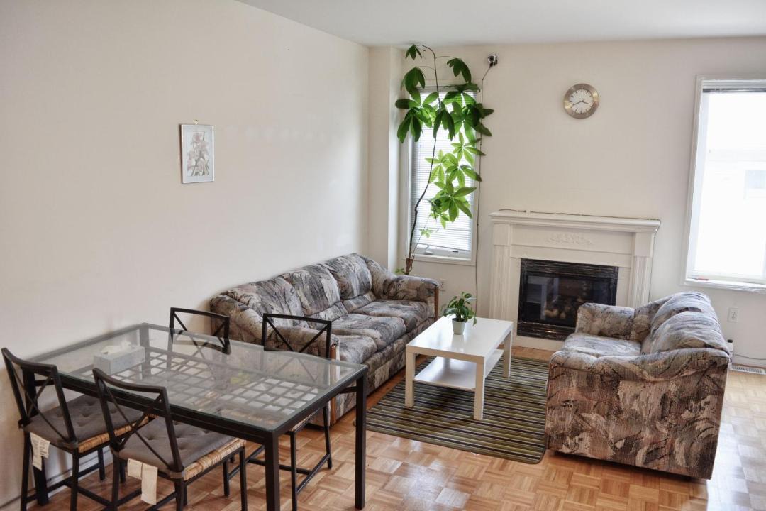 Village at York University House | Near YorkU private parking, walk to subway
