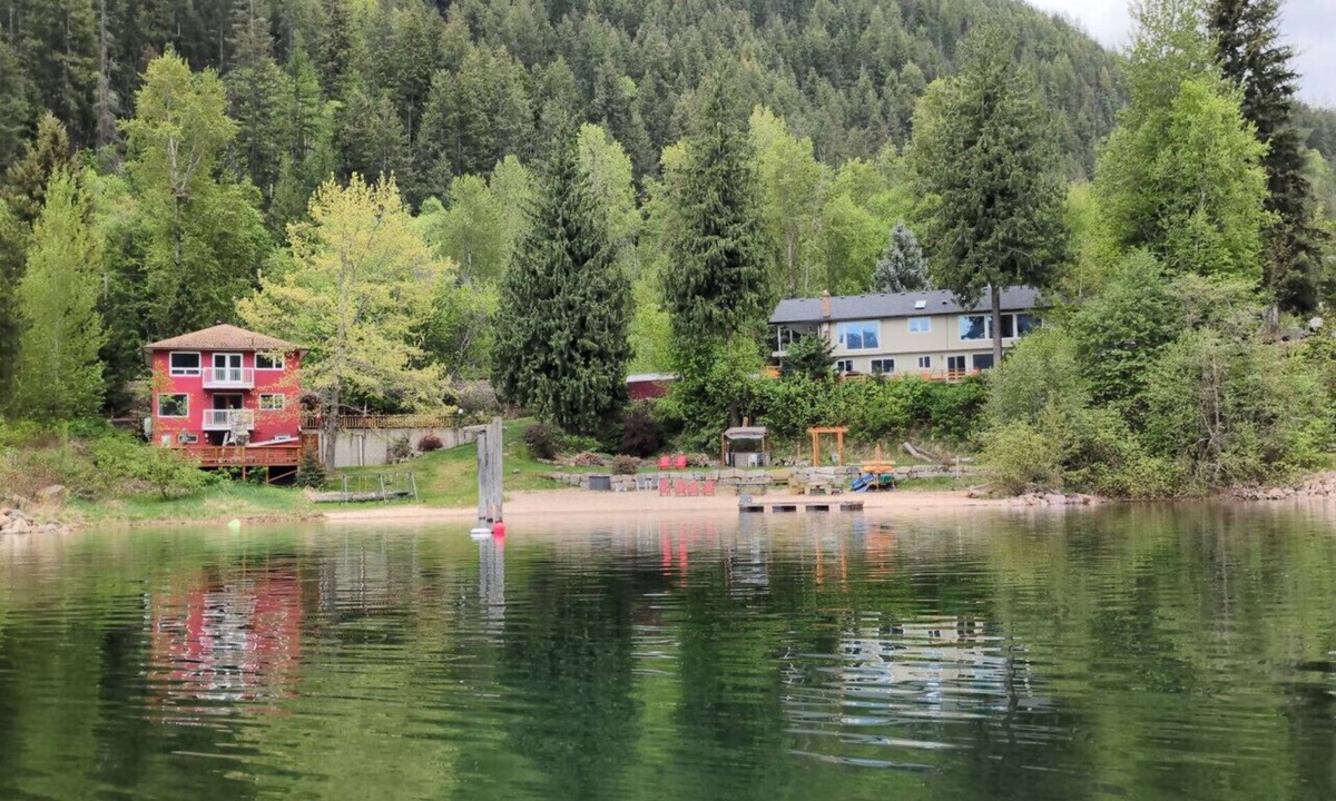 Nelson Condo | Nelson, What a view, 3 Queens, 2 Singles full kitchen, Beach front, Mountain Views