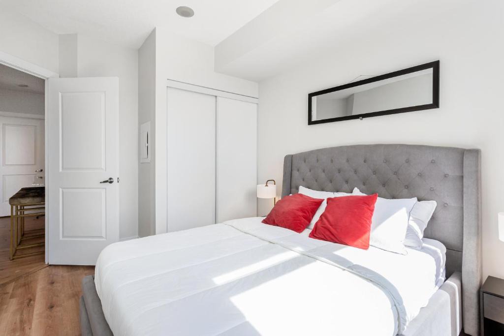 Downtown Mississauga Apartment | NestKey Suites - Premium Furnished Residences