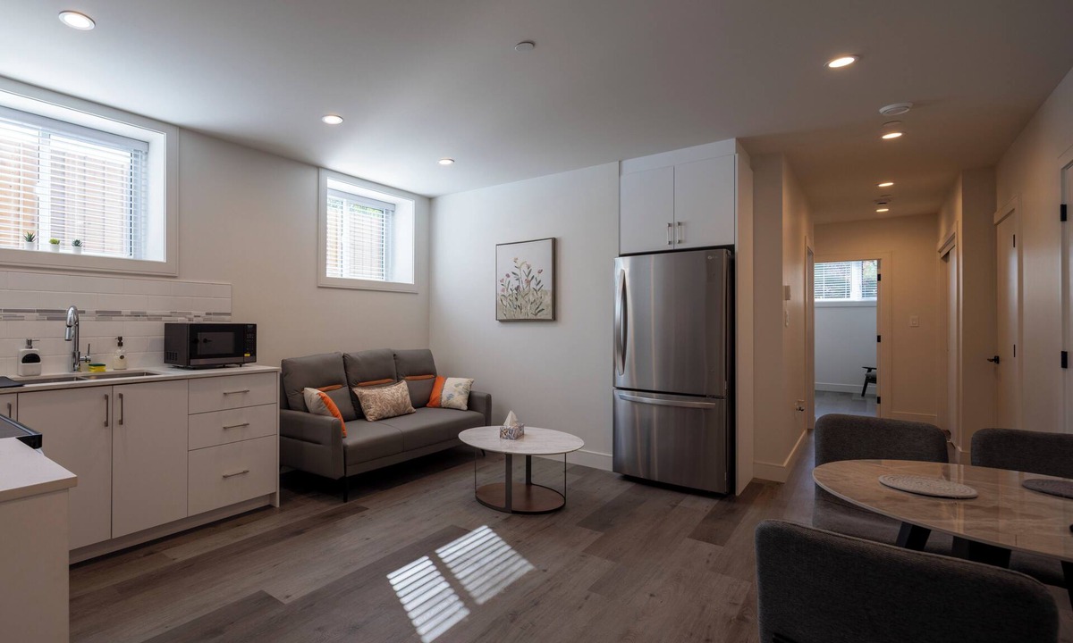 Killarney House | New Bright 2BR Vivian Suite