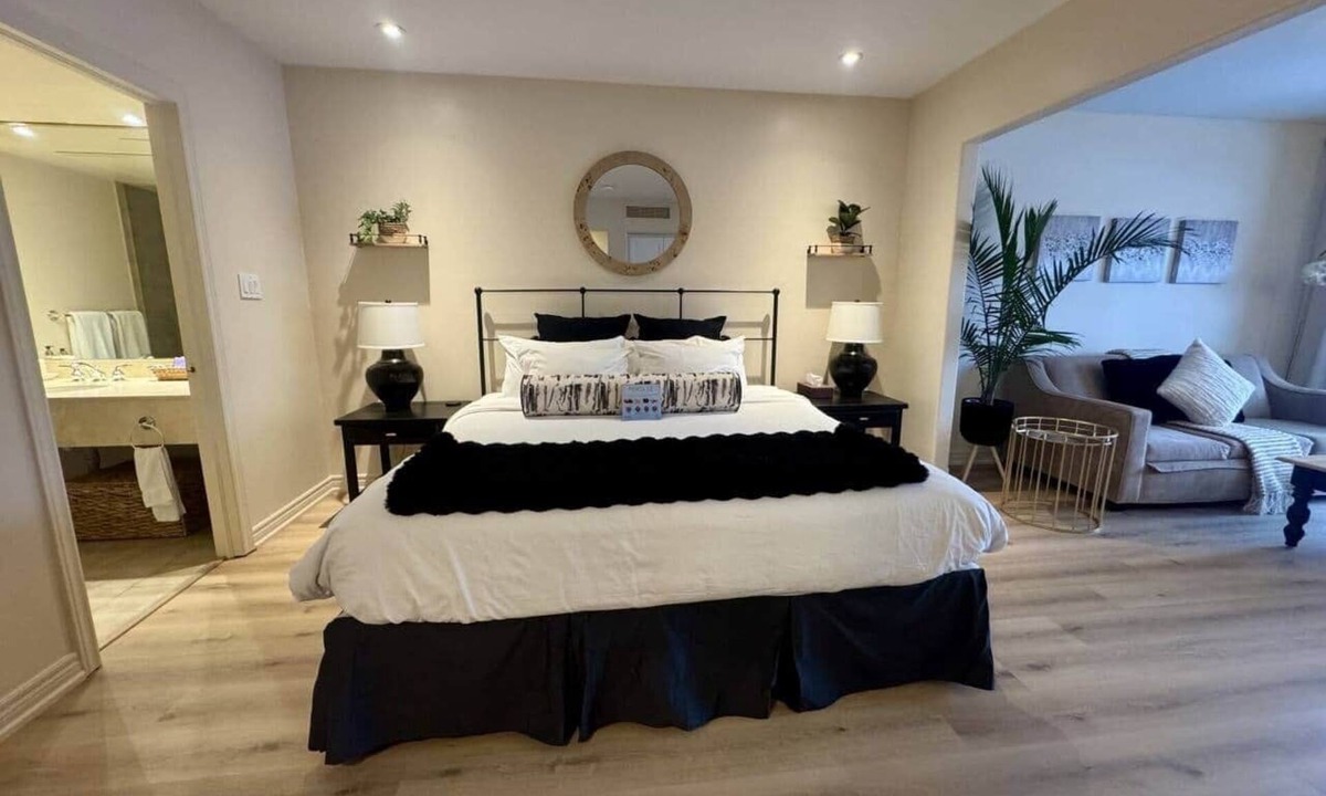 Oro-Medonte Apartment | NEW Ski-In Ski-Out 1-BED Condo - Pool, Gym, Sauna