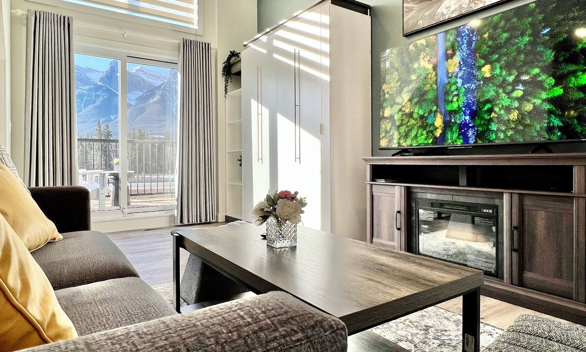 Harvie Heights House | New Townhome with Nice Layout @Skyridge, 5min to Canmore, 1min to BanffGate