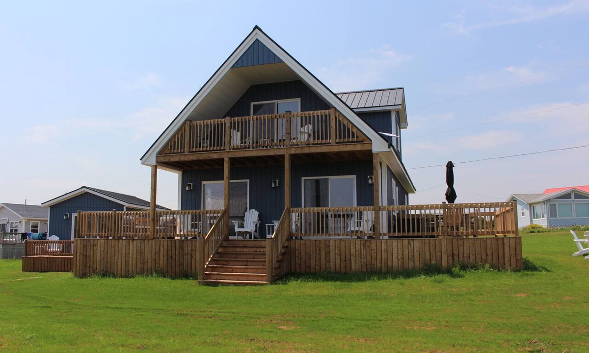 Sea View Cottage | Newly Built 3 Bedroom Cottage + Bunk House With A/C, 2 Minute Walk To The Beach!