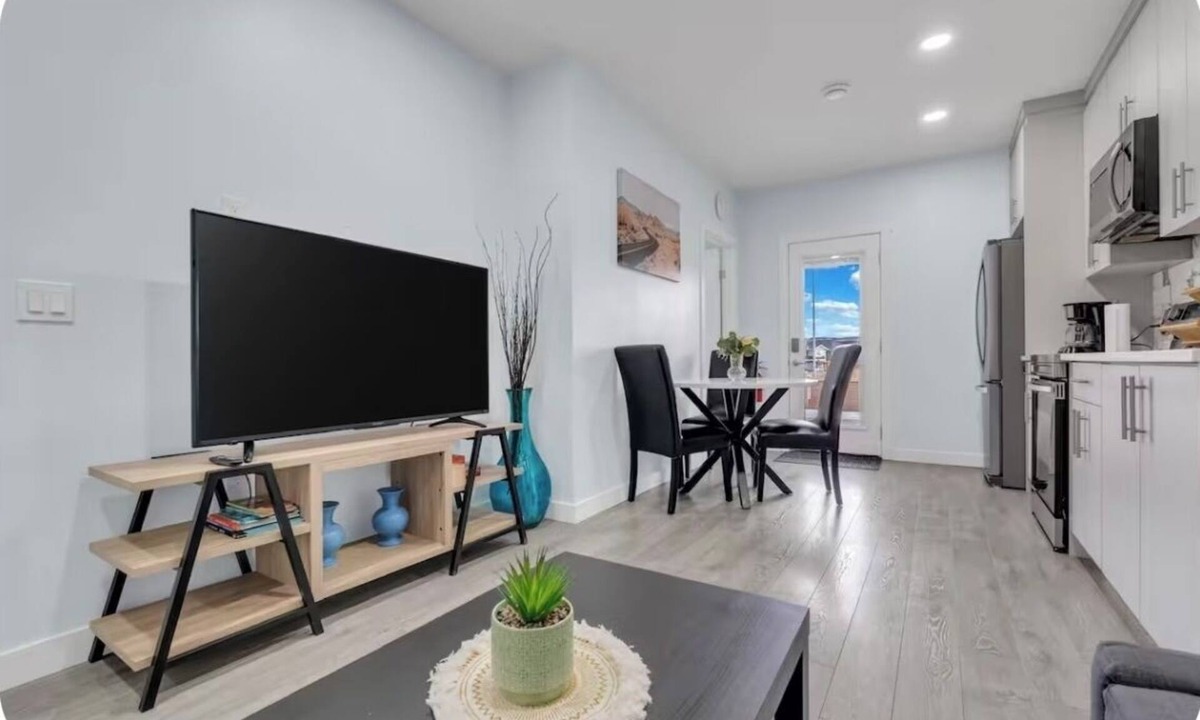 Sage Hill House | Newly Built Guesthouse Suite