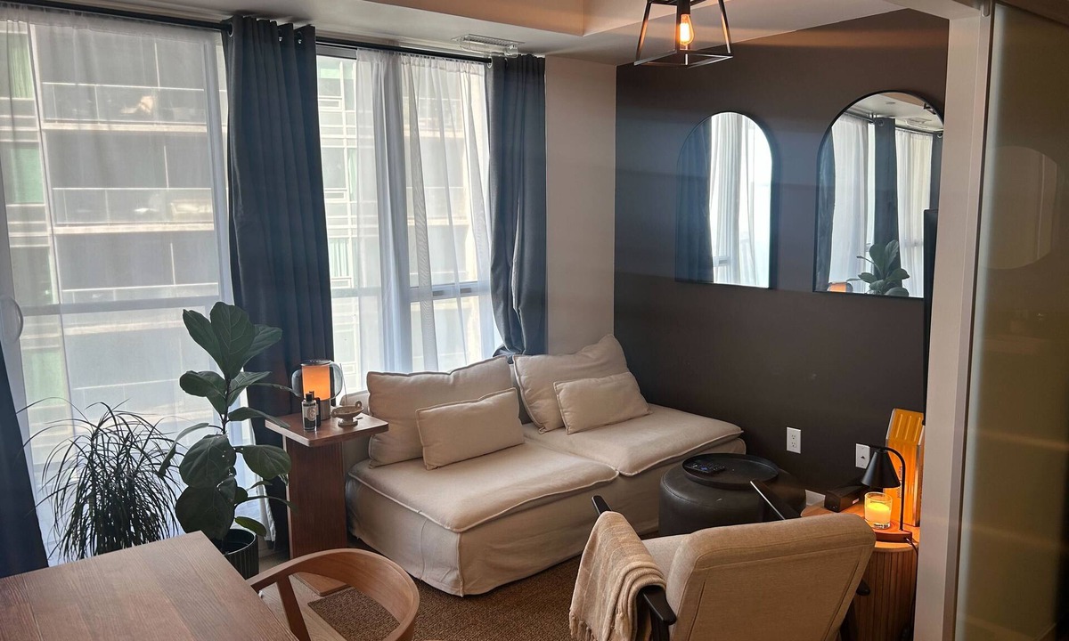Niagara Condo | Nice 1 bedroom condo steps away from Major International Sporting Event Worldcup