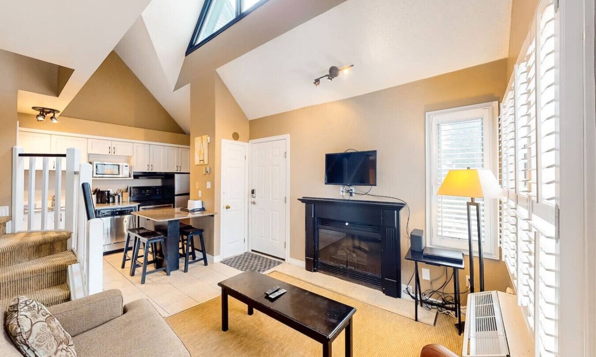 Craigleith Condo | North Creek Studio at BM | Pool, Hot Tub, Tennis
