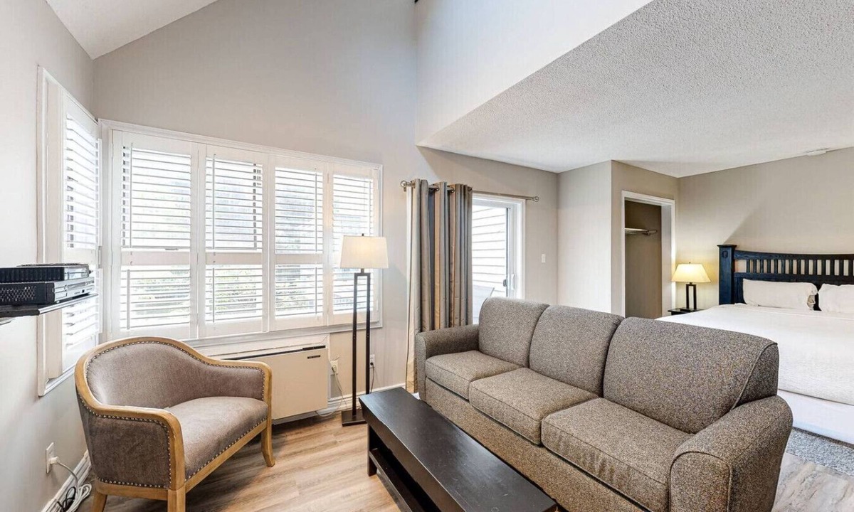 Craigleith Condo | North Creek Nest at BM with Pool, Hot Tub, Tennis