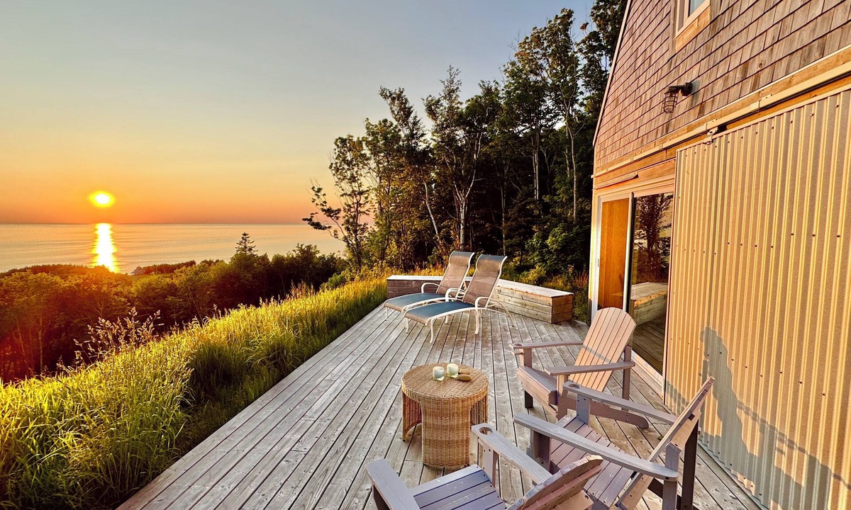 Chimney Corner Cottage | Oceanside Cottage with Stunning Views 3 min. to Beach, near Cabot Trail & Park