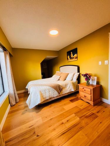 Regional District of Nanaimo Bed & Breakfast | Oceanside Manor - Ocean View