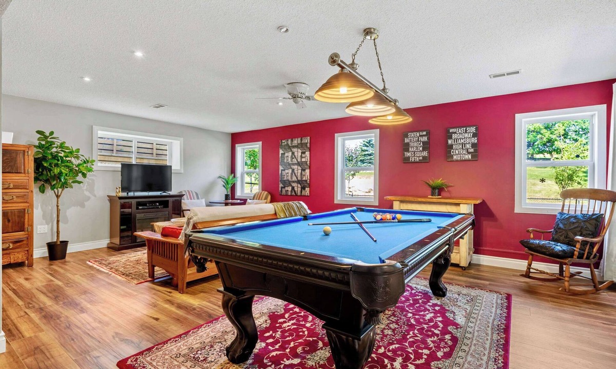 Okotoks House | On Golf Course + Walkout + Private Entry + AC