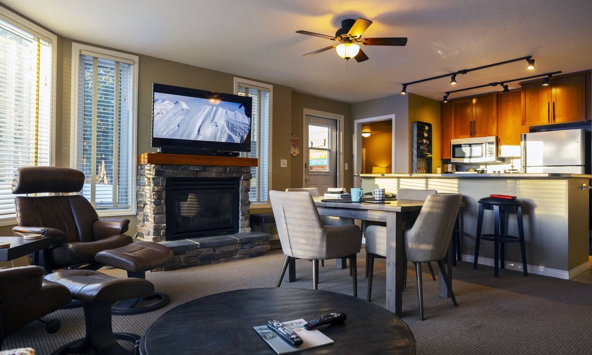 Fernie Condo | On mountain 2 bedroom 2 bathroom condo, access to hot tub and sauna