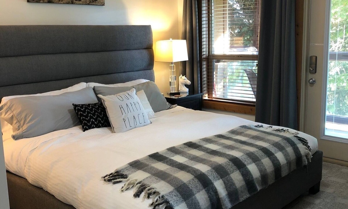 Osoyoos Hotel | Osoyoos Lakeview Getaway, 2 King Beds, Pool, Hot Tub & Garage, Pet Friendly