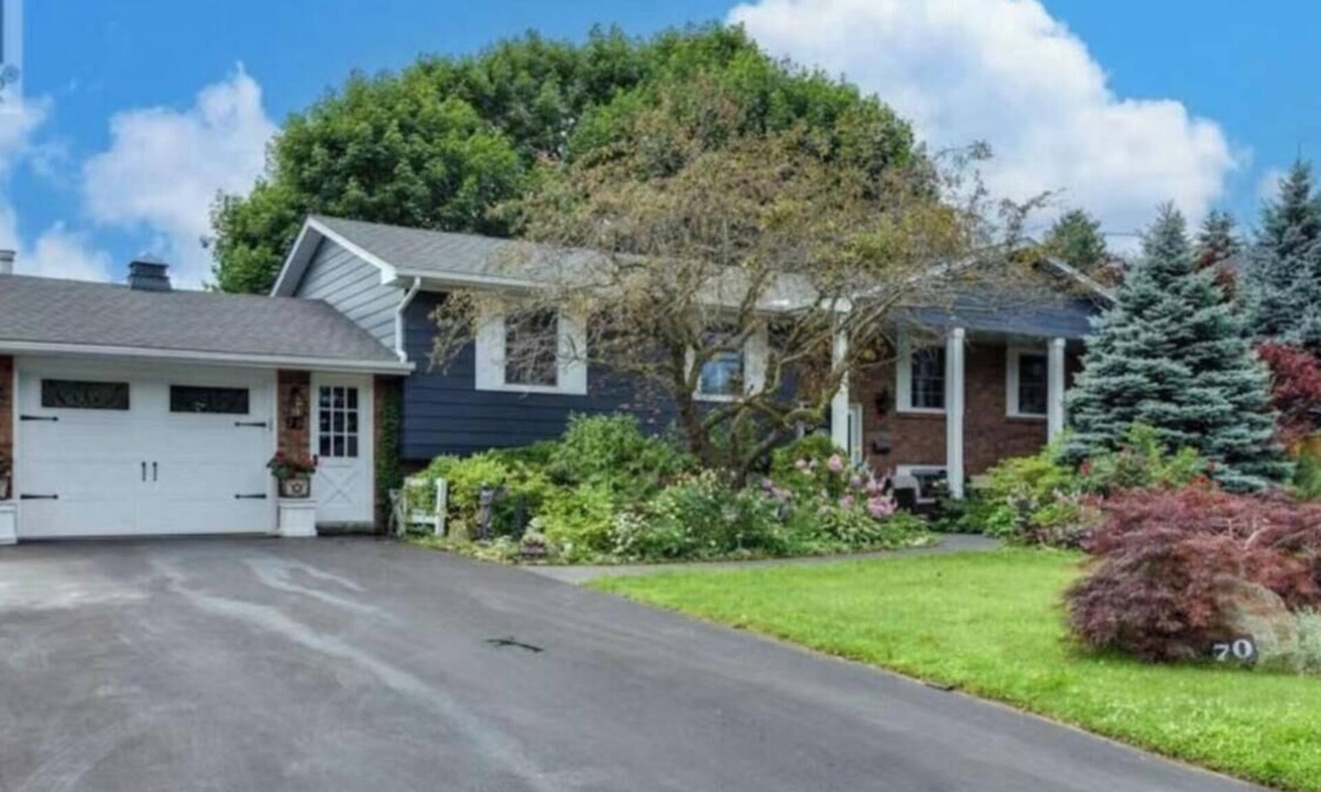 Grimsby House | Peaceful Lakeside Escape Trails & Parks Nearby