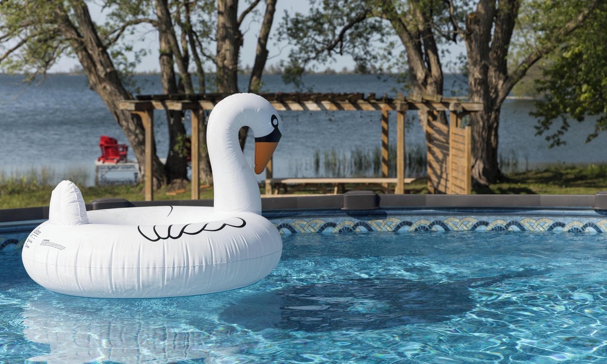 Bloomfield House | Pearadise on West Lake | Waterfront w/Pool and Dock