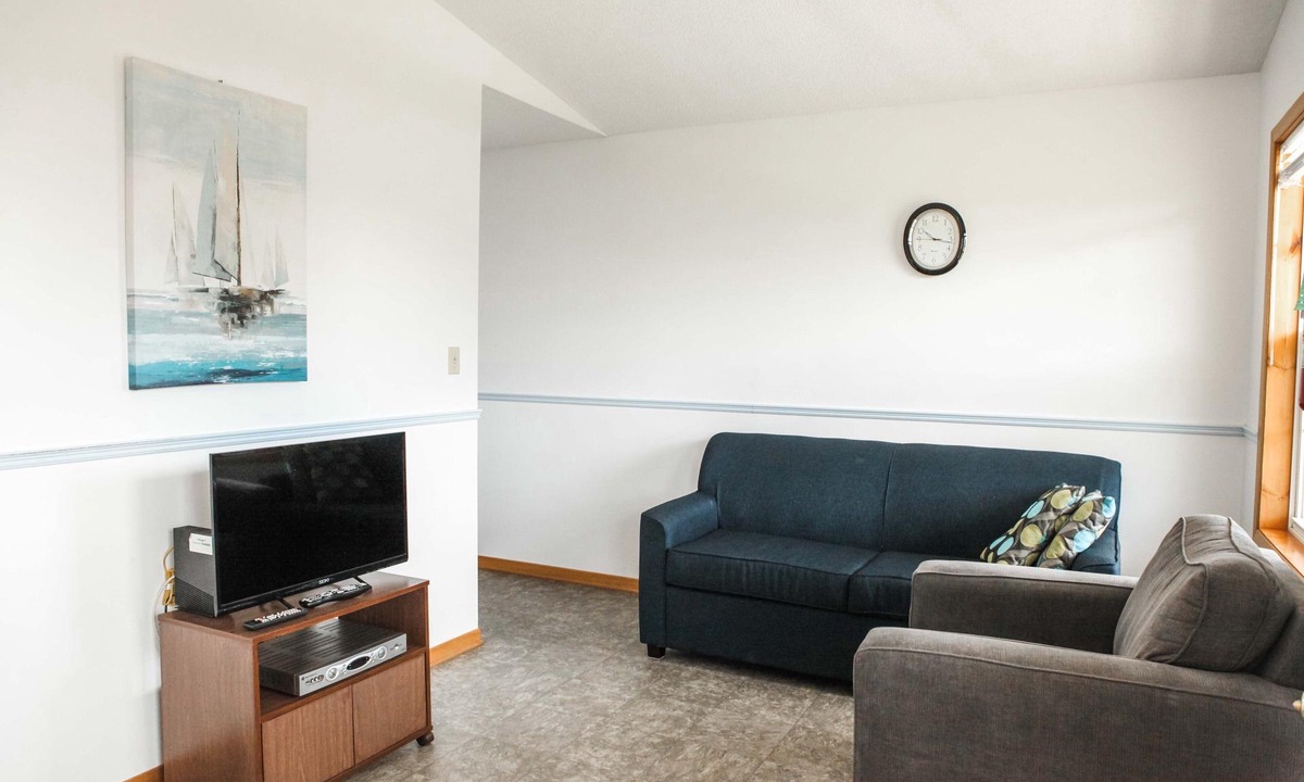 Louisbourg Cottage | Peck's Cottages in Louisbourg, NS - Minutes from the Louisbourg Fortress!