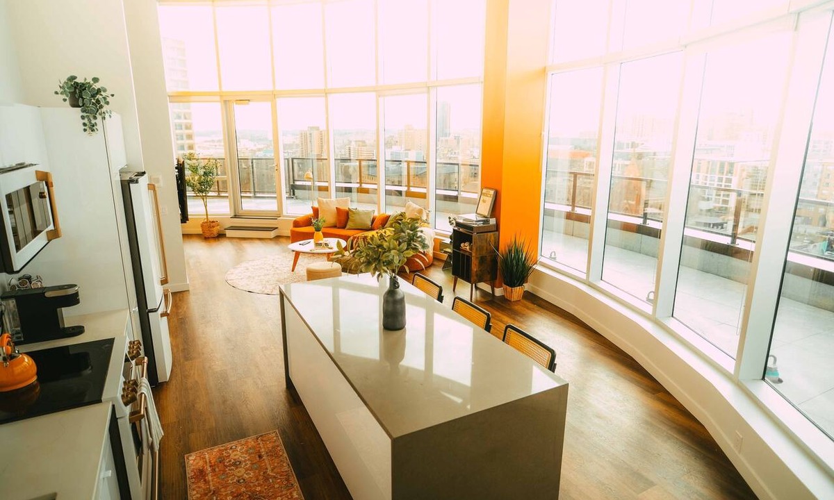 Downtown Halifax Bed & Breakfast | *Penthouse* - Luxe Stay with Views - Free Parking