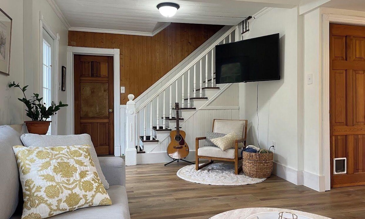 Inverness Cottage | PIPERS COTTAGE -Family & dog friendly, blending rustic charm with modern comfort