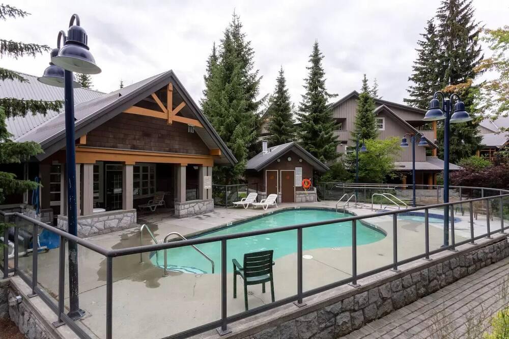 Village North House | Pleasant Townhouse in Whistler Village w/Hot Tub