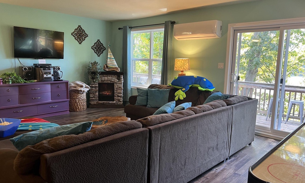 Jones Falls House | Plenty of Fun and Space for the Entire Family!