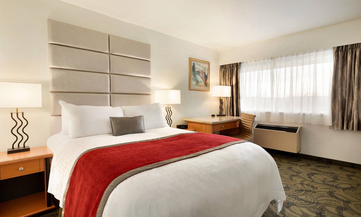 Port Coquitlam Hotel | Poco Inn and Suites Hotel & Conference Centre