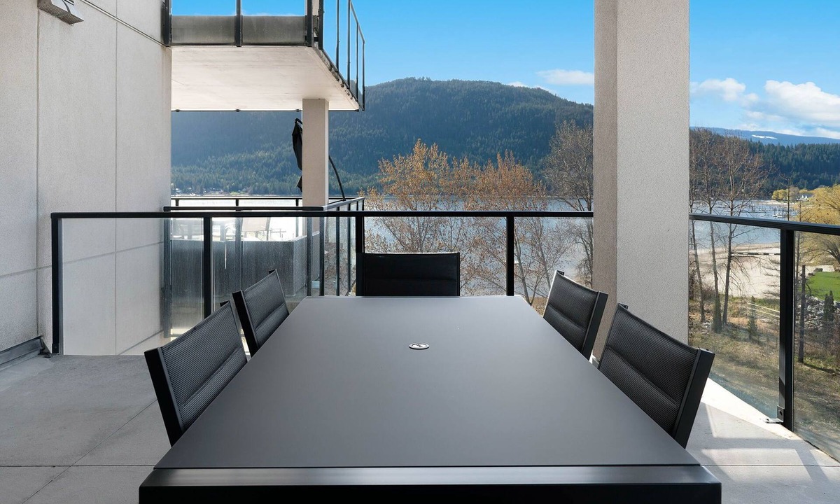 Sicamous Condo | Pool View, West Lakeview 5th Floor condo with boat slip, gym and steam room