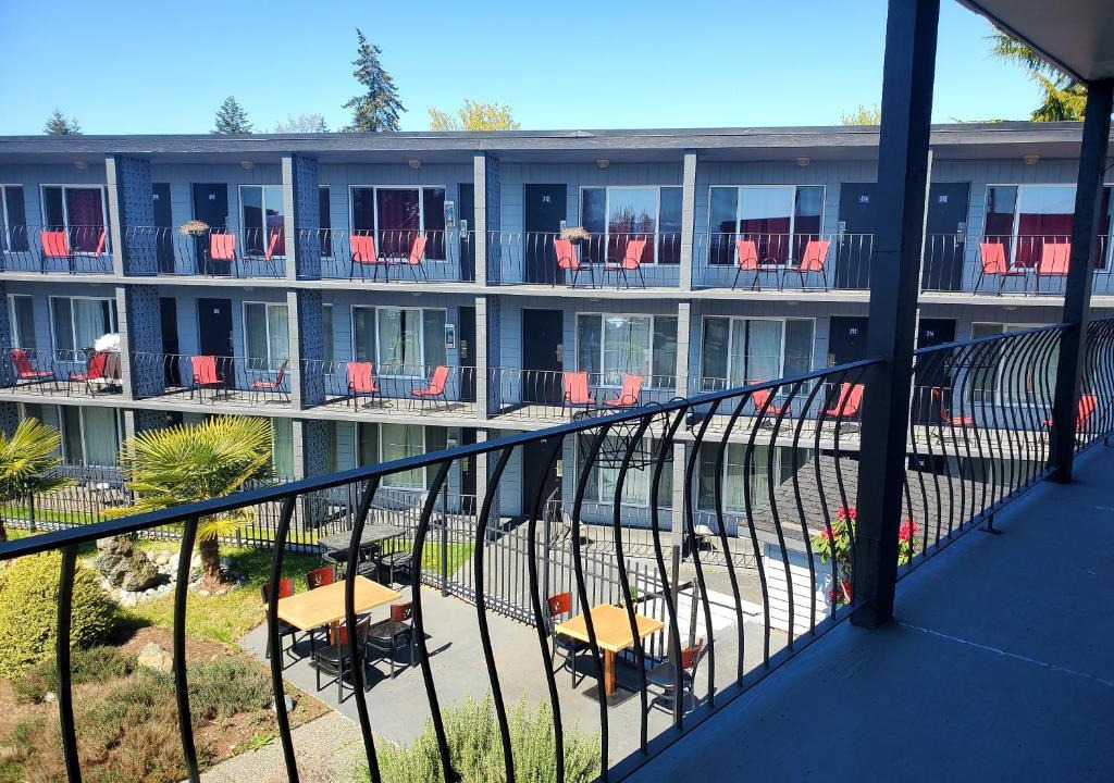 Regional District of Nanaimo Hotel | Port-O-Call Inn