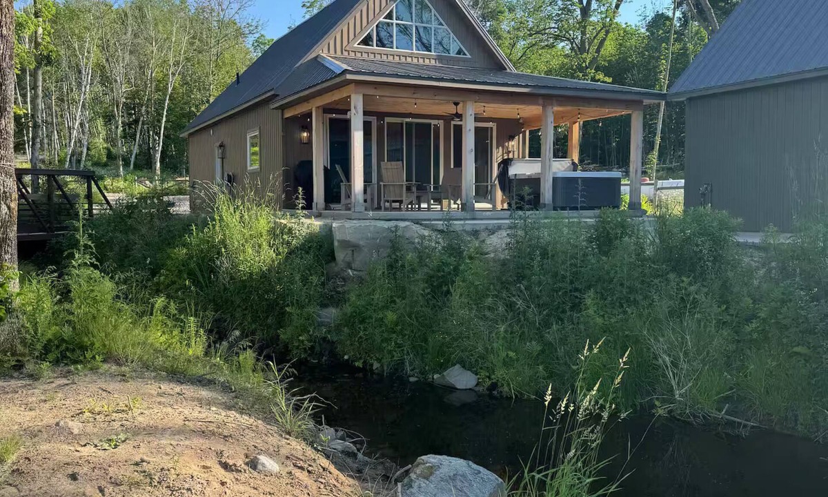 Restoule Cottage | Pragma Luxury Lakefront Cottage w/Hot Tub & Sauna