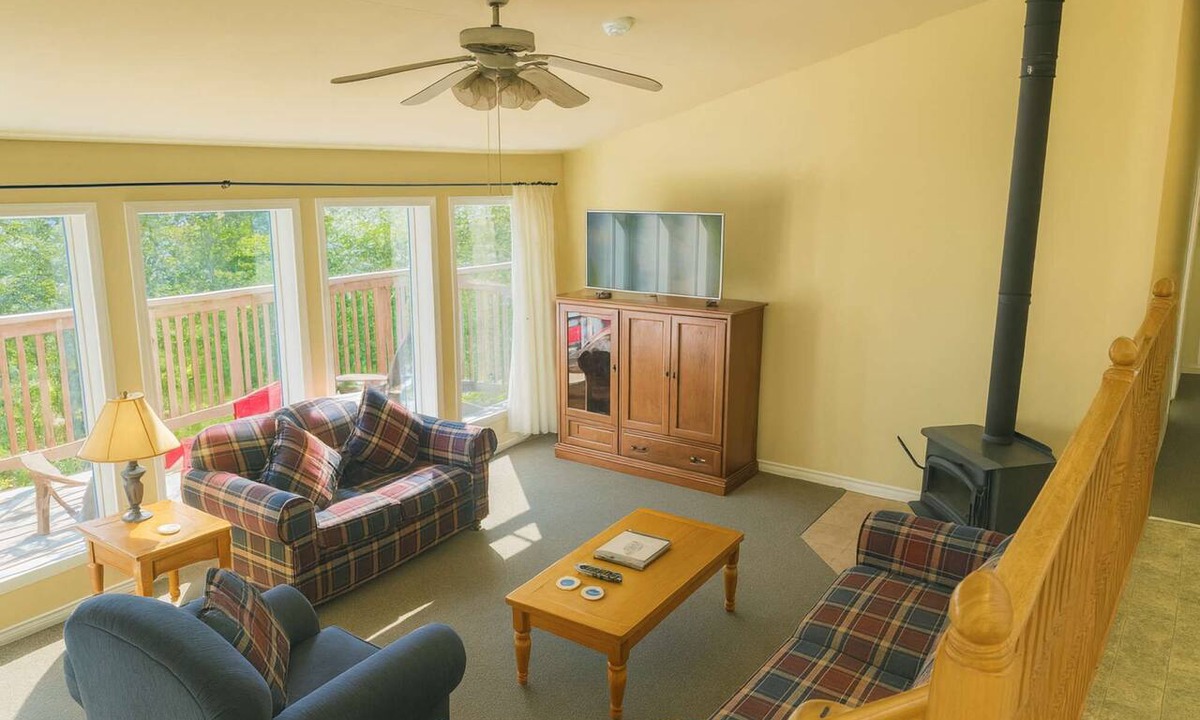 Seguin Cabin | Premium 3 Bedroom Cottage
