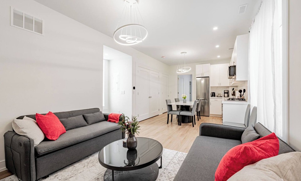 Oakwood Village Apartment | Premium luxury four-plex suite- midtown Toronto