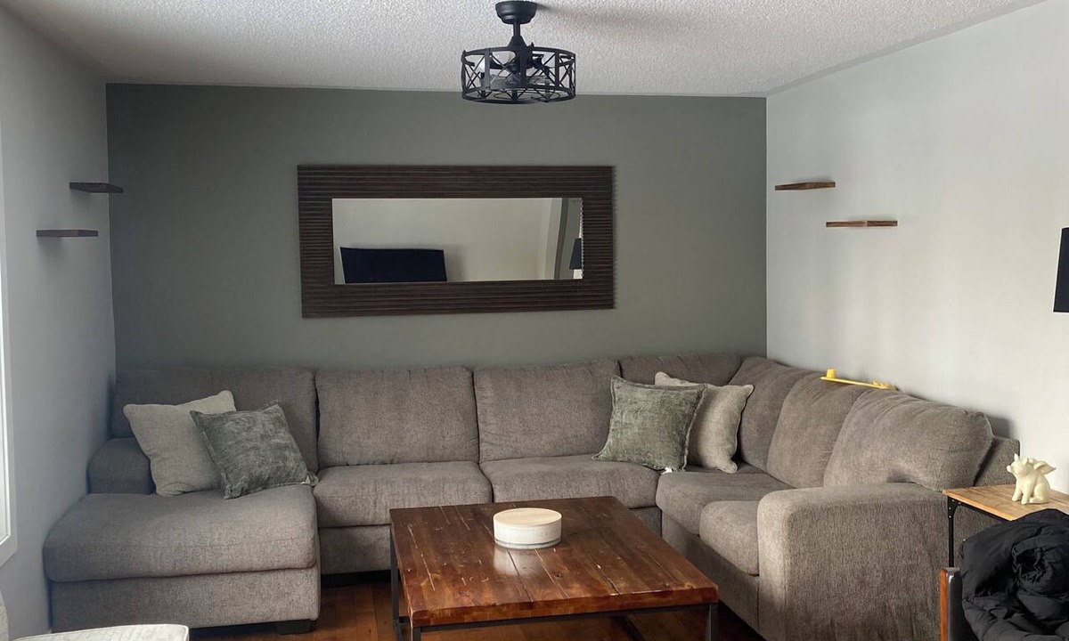 Bayham House | Private 5-Bedroom Forest Retreat Near Port Burwell Beach, Trails & Fire Pit