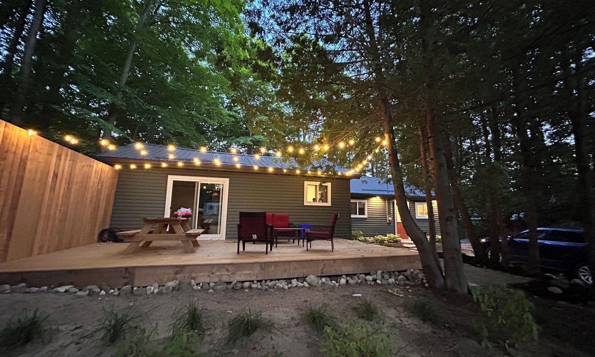 Sauble Beach House | Private cozy Sauble Beach cottage, close to the nature & entertainment.