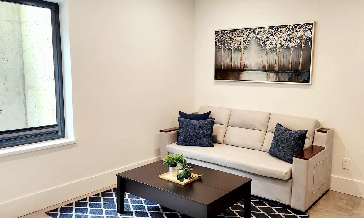 Britannia Beach House | Private suite/Squamish 10 mins/Two king beds/Hike-ride-ski-climb-golf