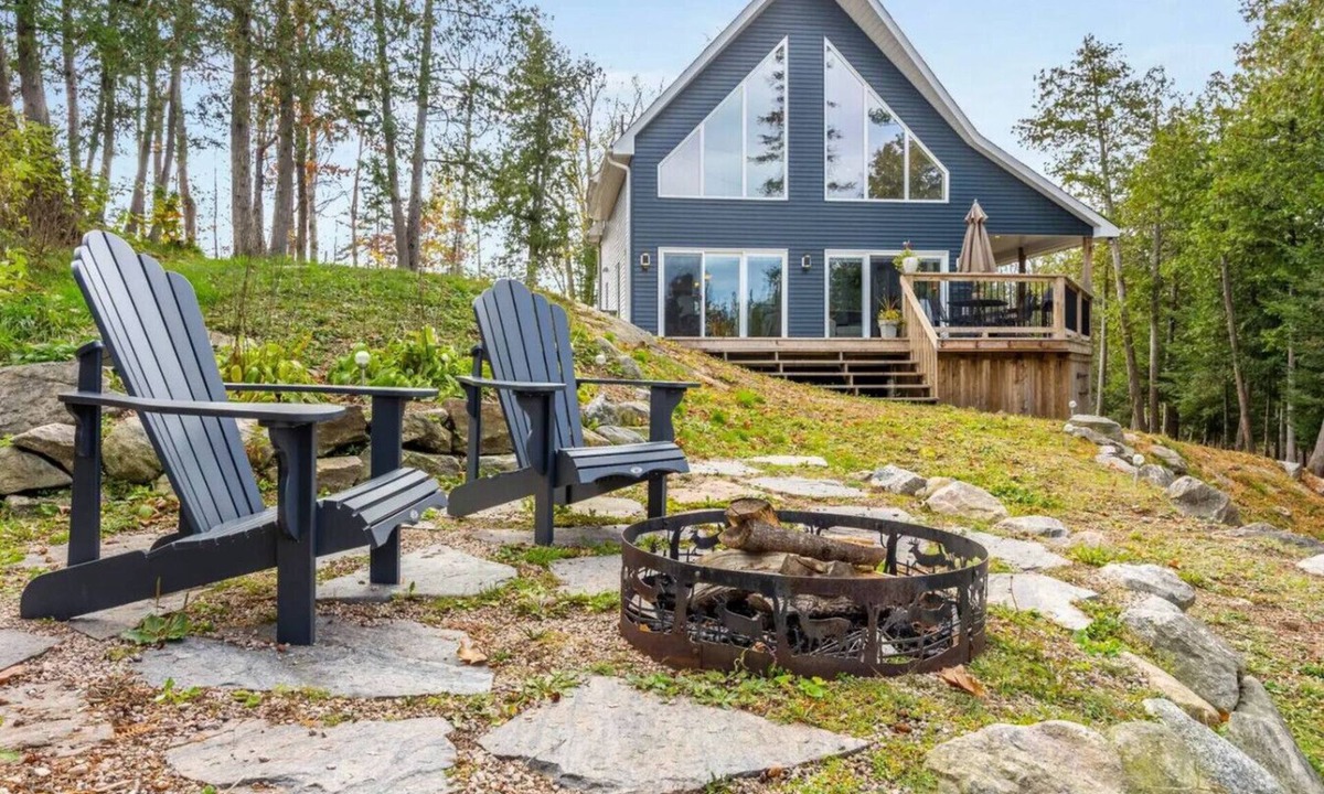 Dunchurch Cottage | Private Whitestone Lake Lakefront Rental Cottage