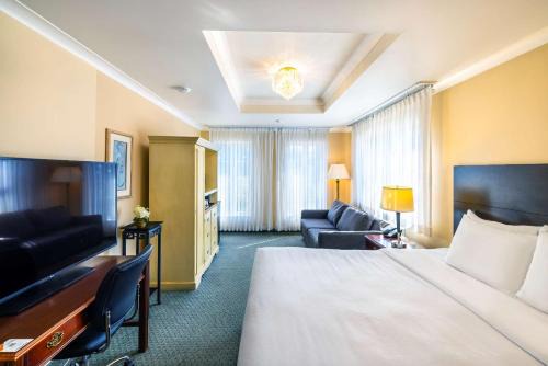 Summerside Hotel | Quality Inn & Suites Garden of the Gulf