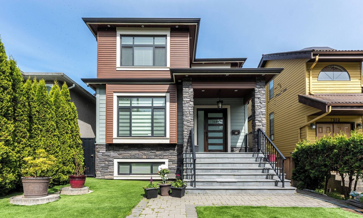 Vancouver South House | Quiet Langara home for a relaxing place to stay while travelling
