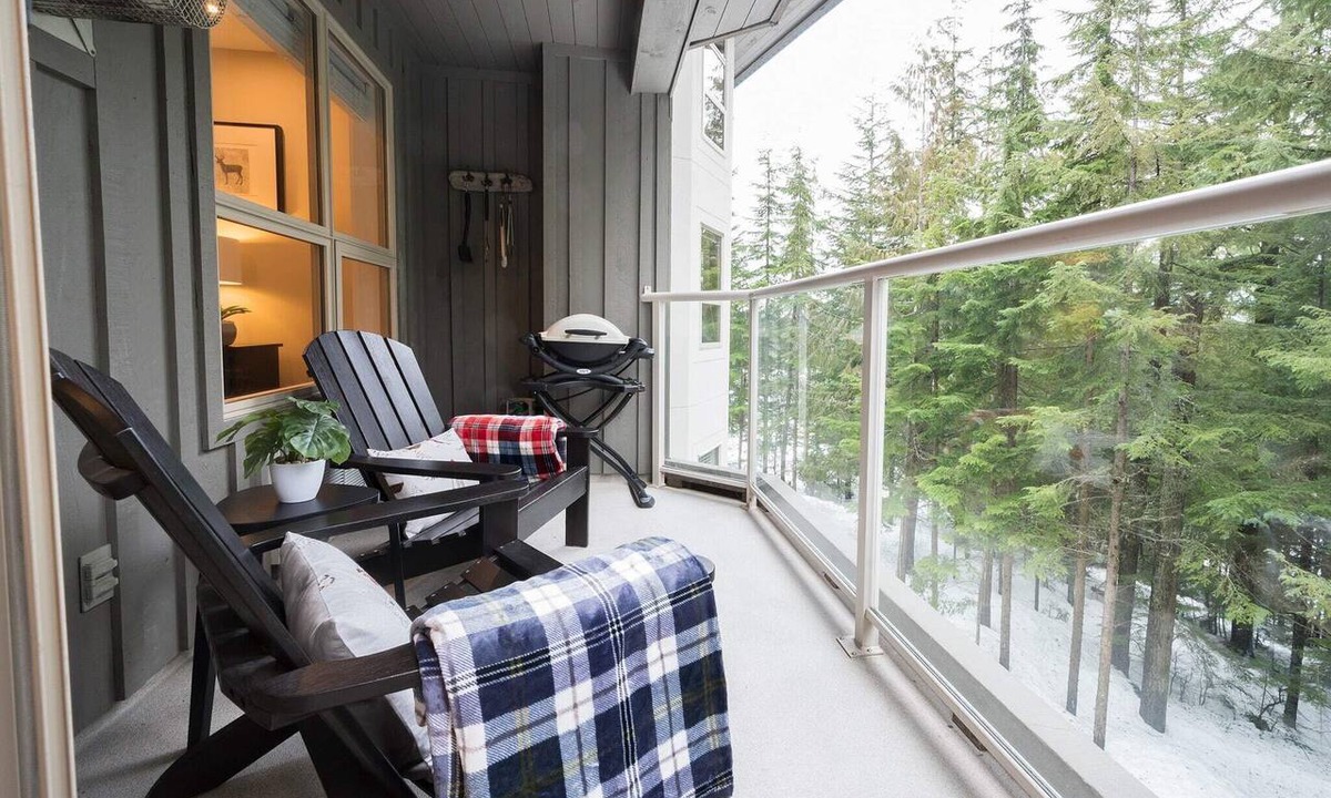 Upper Village Condo | Quiet Vibes Forest View A/C Pool BBQ Netflix | The Suite Life Whistler at Aspens